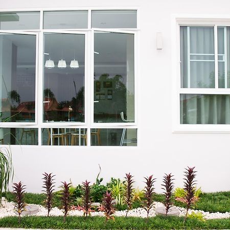 Charisma Residence Rayong Esterno foto