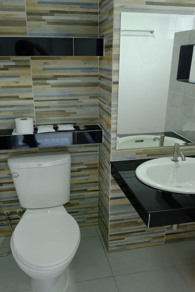 Charisma Residence Rayong Esterno foto